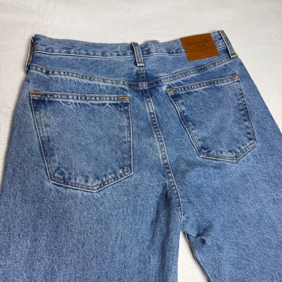 Abercrombie Fitch Authentic Rigid Denim Baggy Jeans Medium Wash Women Size 29x32 - Picture 4 of 6